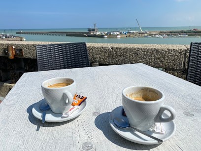 Au Petit Robinson, PMU au Tréport
